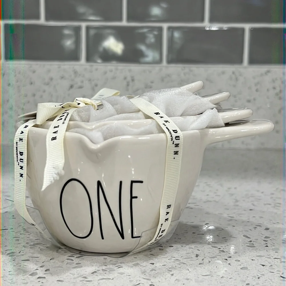 New Rae Dunn Set of 4 Measuring Cups - Picture 1 of 8